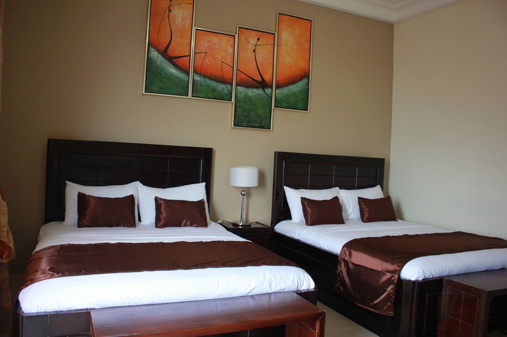Palm Spring Resort Monrovia Extérieur photo