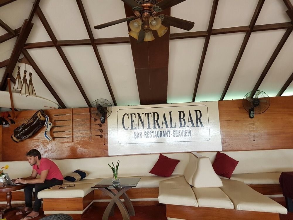 Palm Spring Resort Monrovia Extérieur photo