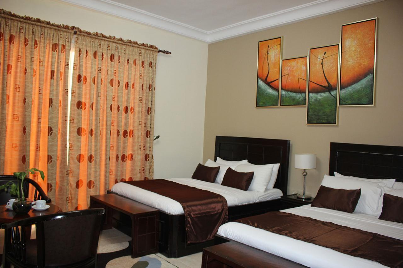 Palm Spring Resort Monrovia Extérieur photo